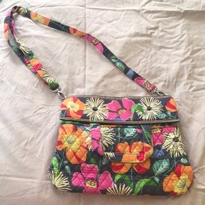 Vera Bradley convertIble tote in jazzy blooms